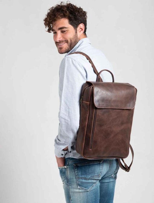 BROWN LEATHER BACKPACK